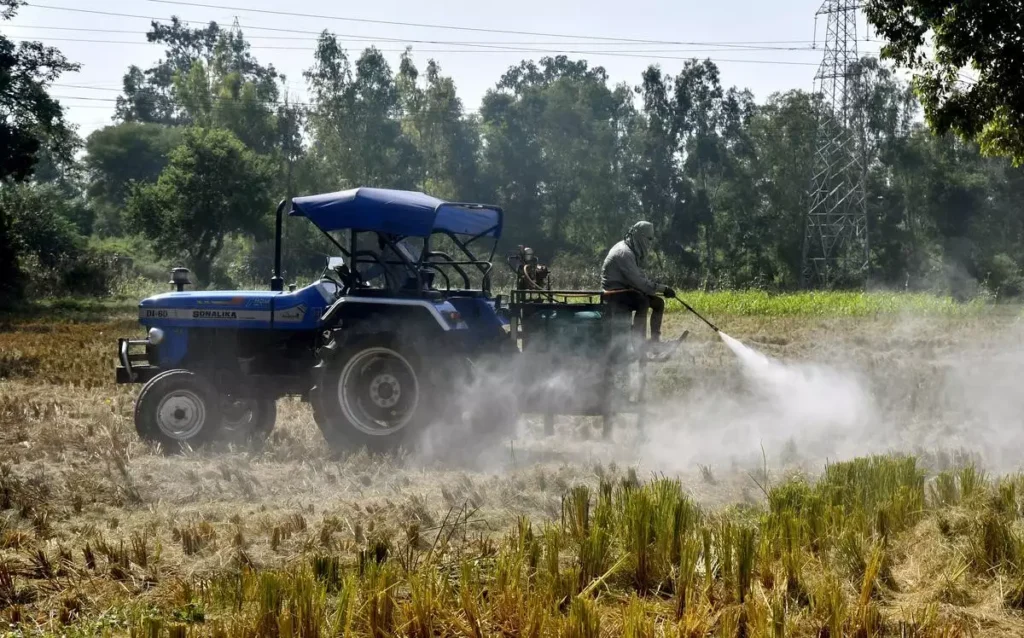 Bio Decomposer Spray to Prevent Air Pollution